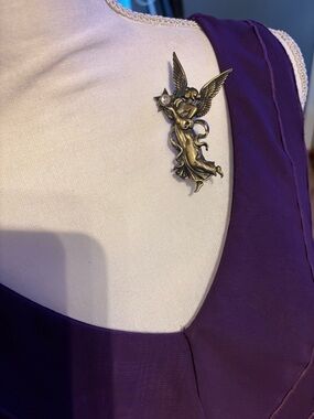 Antique JJ Gold Angel holding iridescent star Brooch/pin